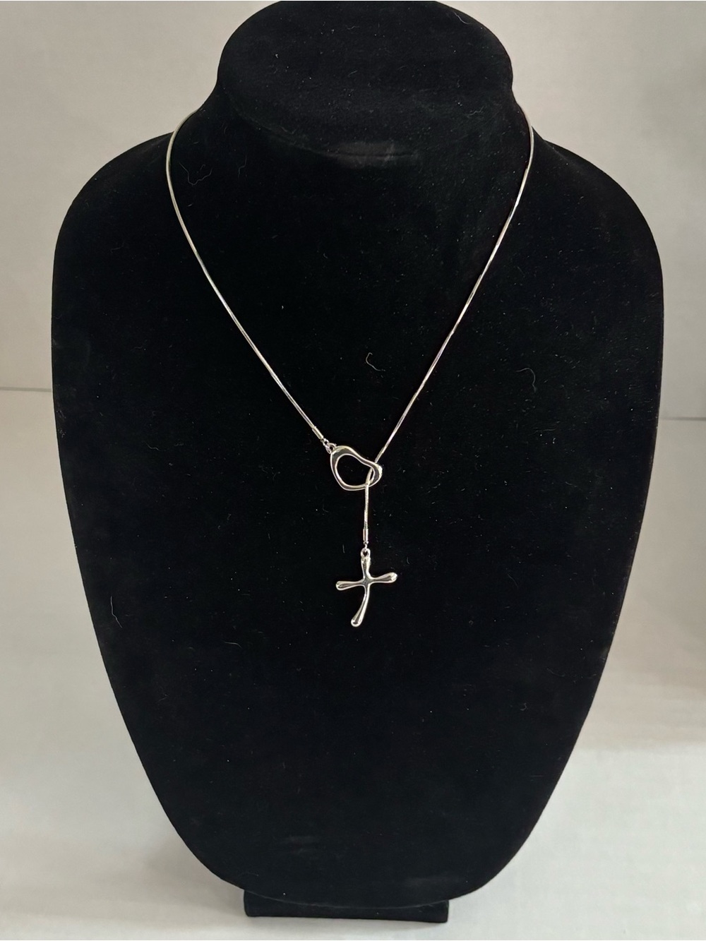 Retired Premier Designs Token of Love Silver-Tone Cross Lariat Necklace